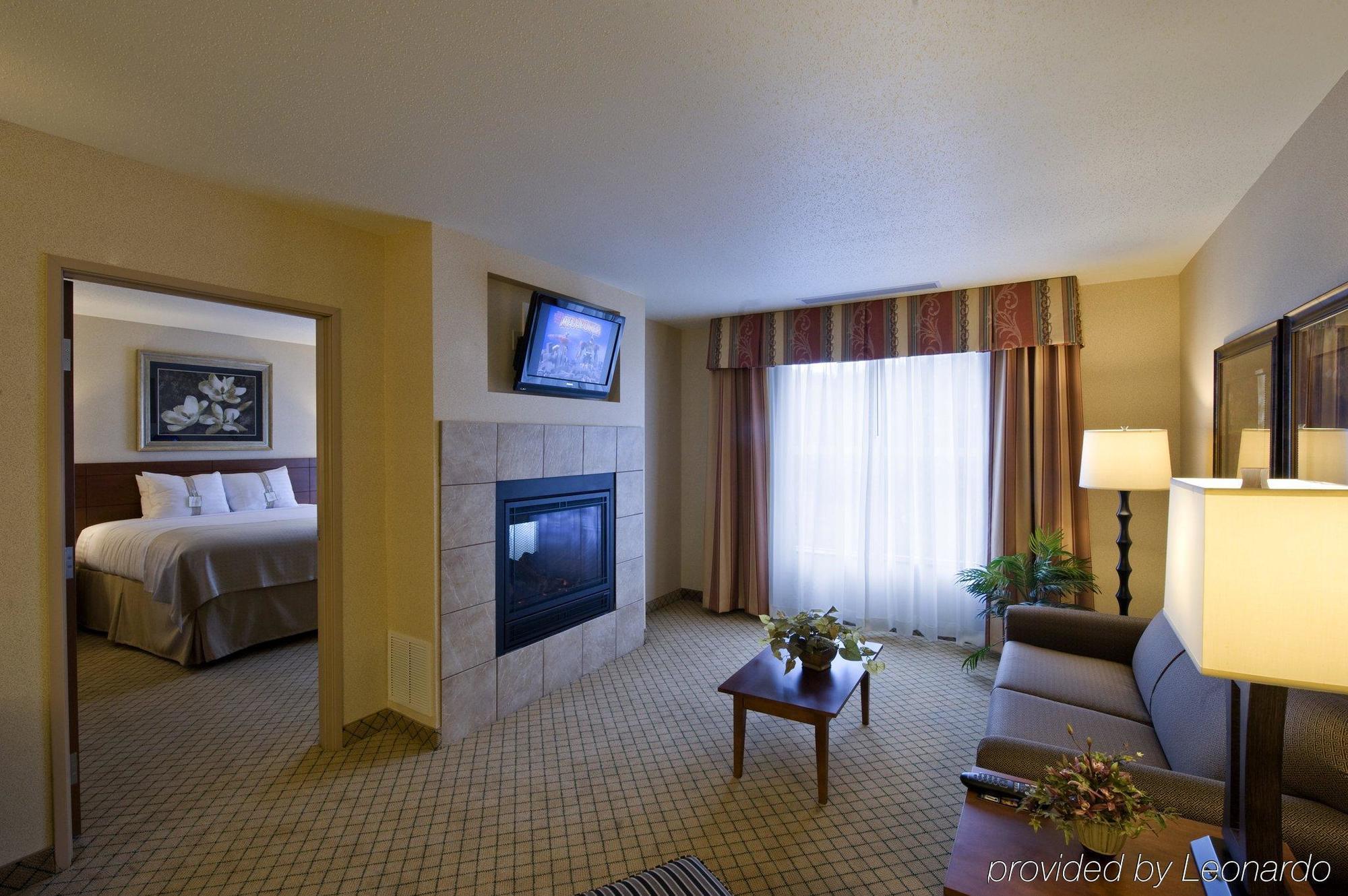 Holiday Inn Purdue - Fort Wayne By Ihg Exterior foto